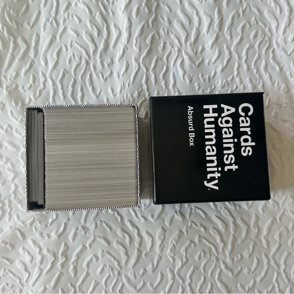 Cards Against Humanity - Picture 4 of 4